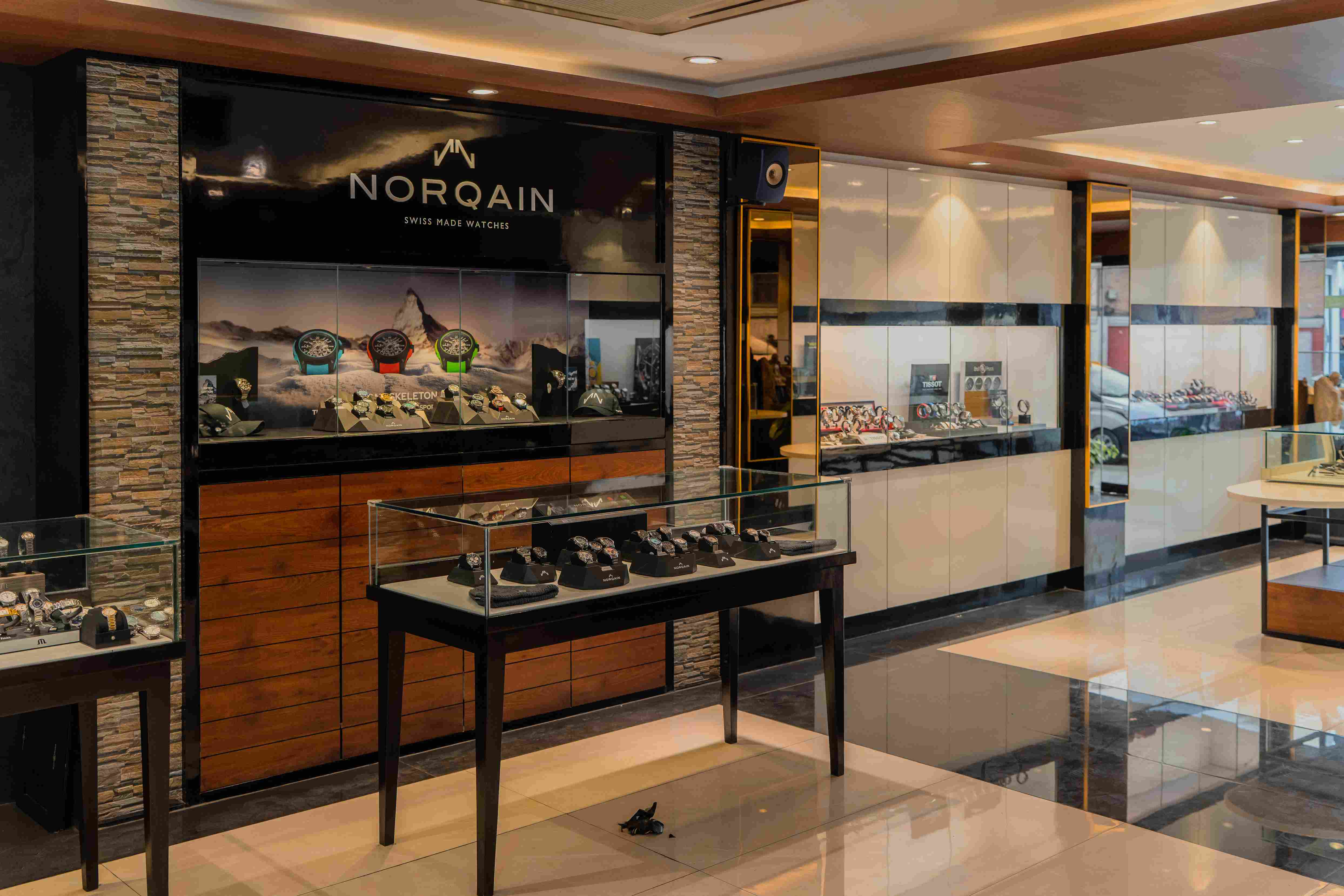 Sulux Centre Boutique — Watch Display
